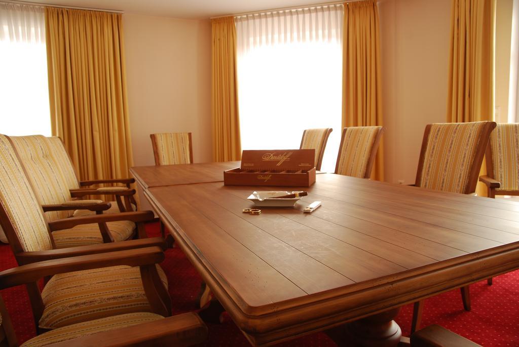 Muensterlaender Hof Hotel Cloppenburg Buitenkant foto