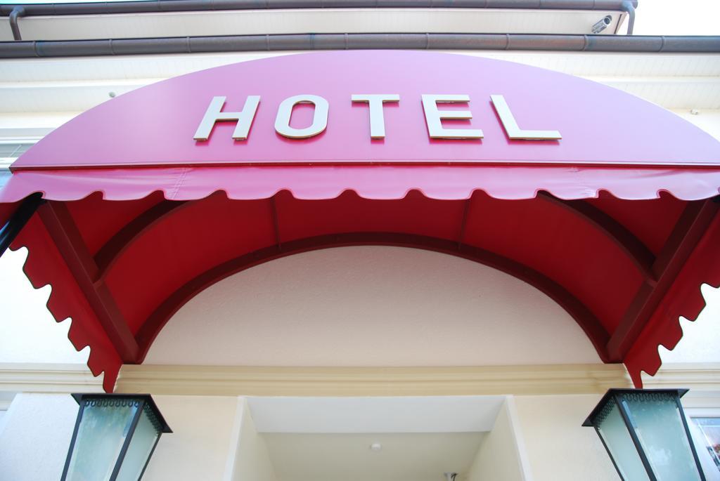 Muensterlaender Hof Hotel Cloppenburg Buitenkant foto