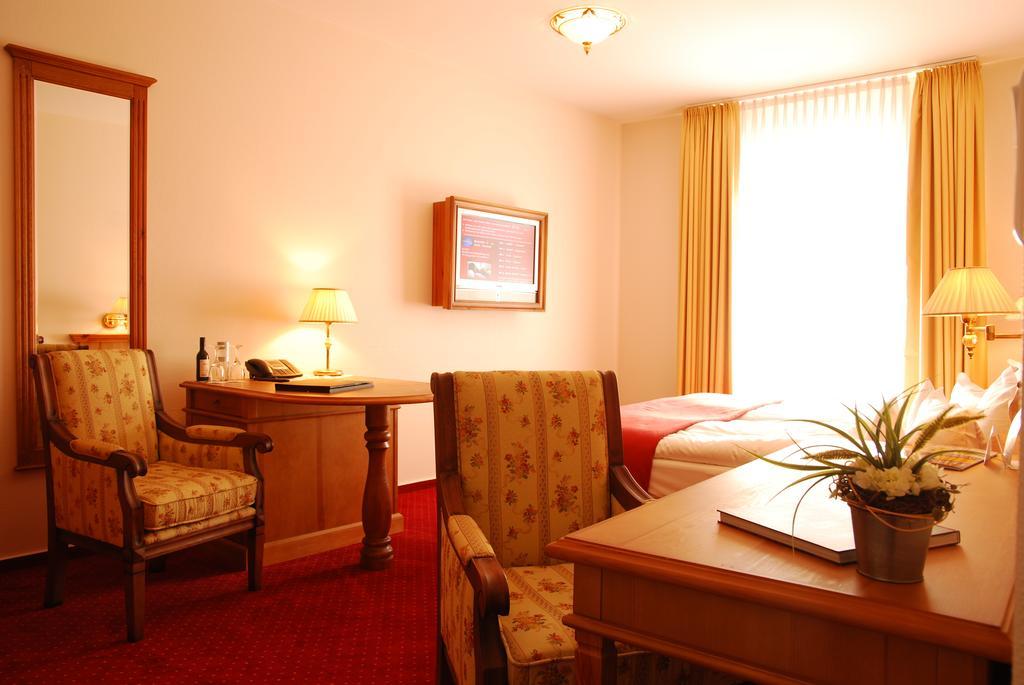 Muensterlaender Hof Hotel Cloppenburg Buitenkant foto